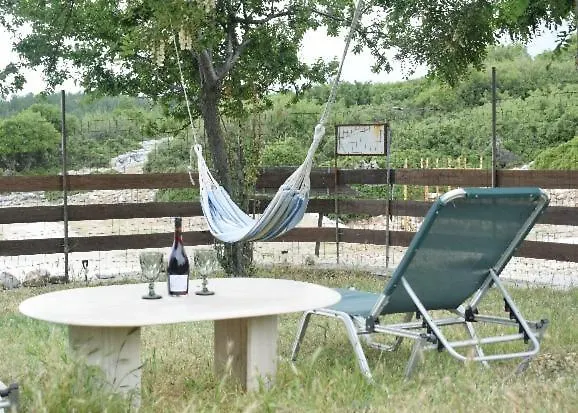 Mountain House Kastro *